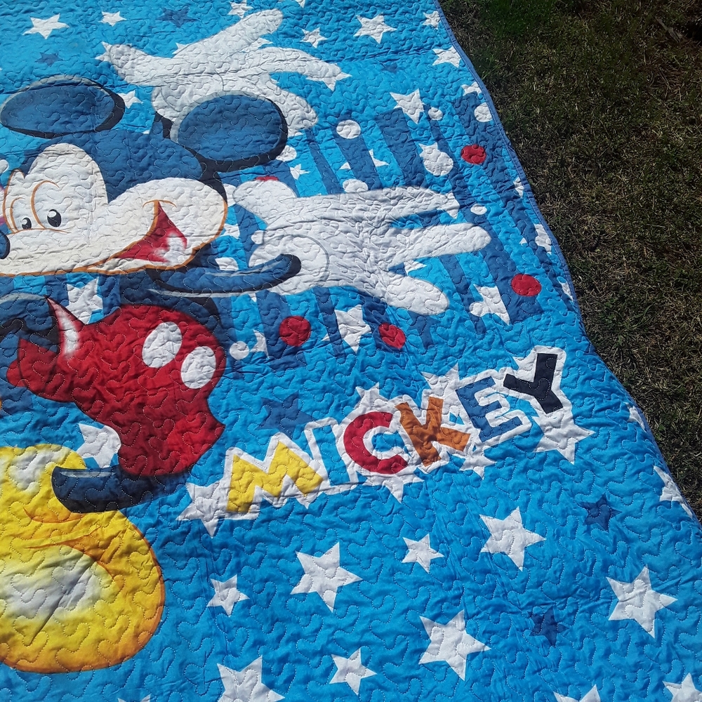 Mickey And Minnie Mouse Twin Blanket or bedspread 72x 53 in handmade - Picture 3 of 8